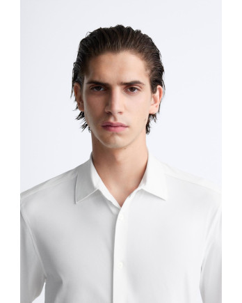 Camisa Blanca Slim Fit | Elegancia y Prácticidad | Omaë