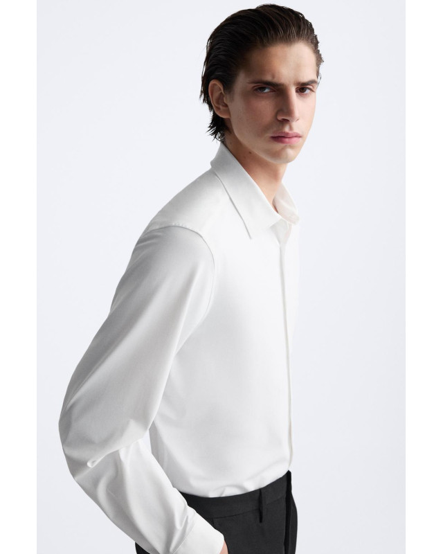 Camisa Blanca Slim Fit | Elegancia y Prácticidad | Omaë