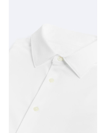 Camisa Blanca Slim Fit | Elegancia y Prácticidad | Omaë